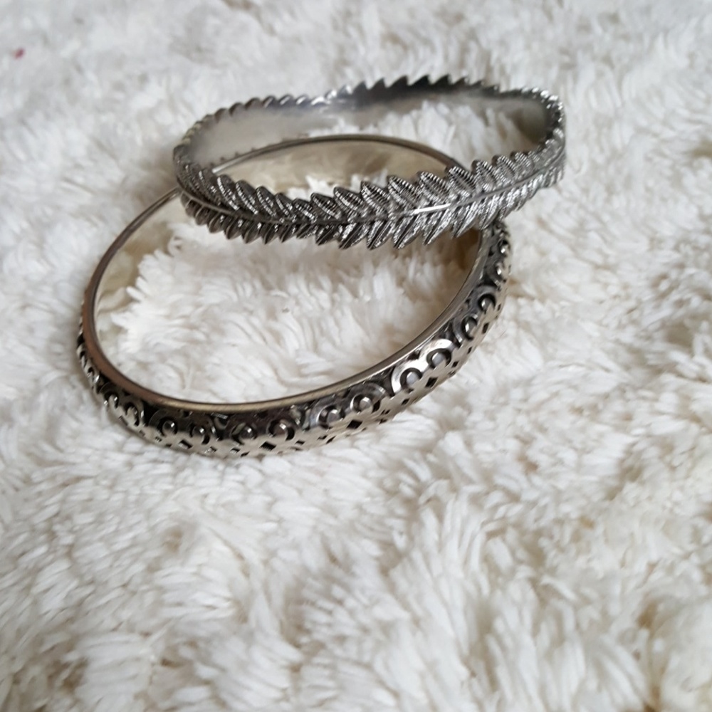 Bundle of 2 silver bracelets